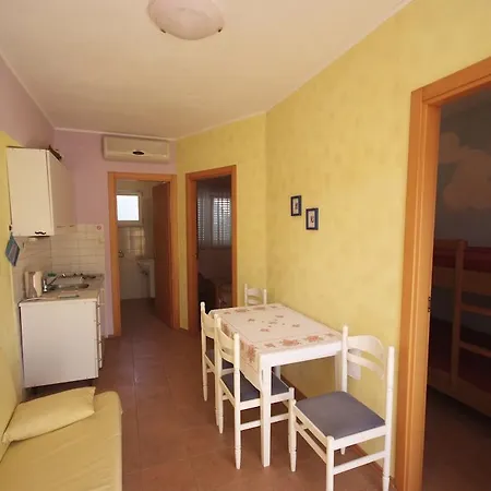 דירה Gogi טרוגיר